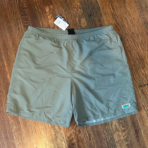 HUF Other - HUF new day easy short NWT